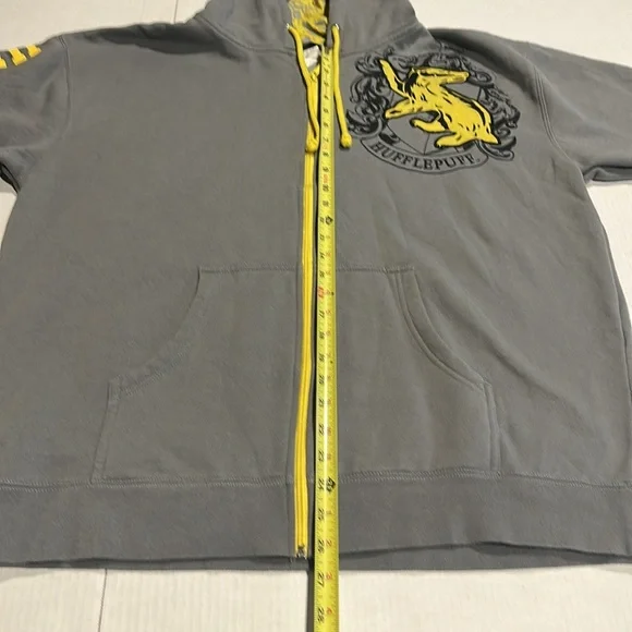 Universal Studios Harry Potter Gray Yellow black Hufflepuff Hoodie zipper packet - Picture 3 of 12
